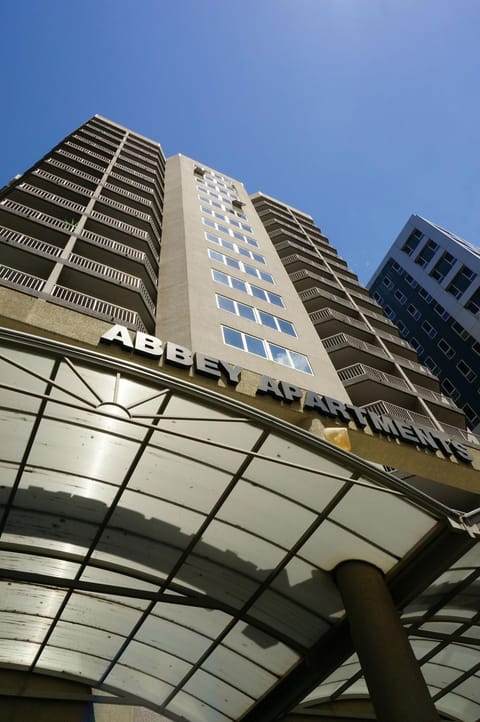 Facade/entrance, Bird's eye view