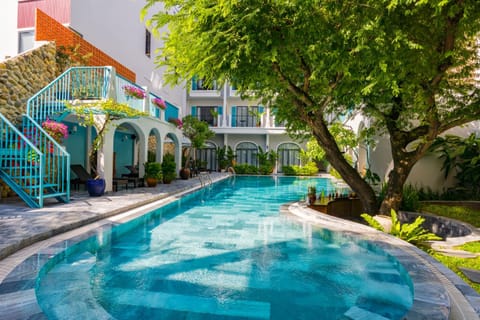 Property building, Pool view, Swimming pool