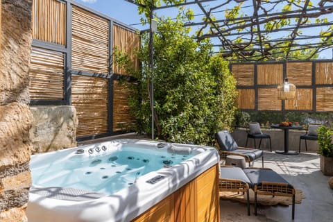 Patio, Hot Tub
