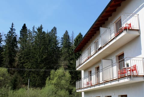 Spring, Off site, Neighbourhood, Natural landscape, Summer, Ski School, Skiing, Hiking, Cycling, Sports