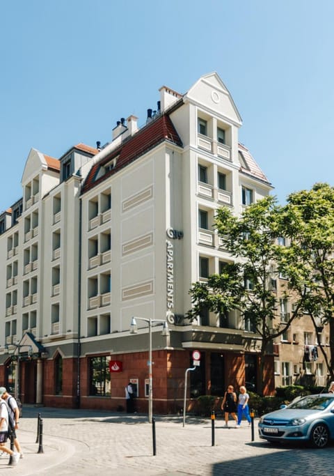 Property building, Street view