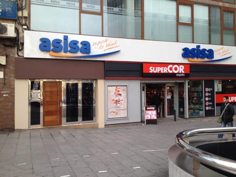 Facade/entrance