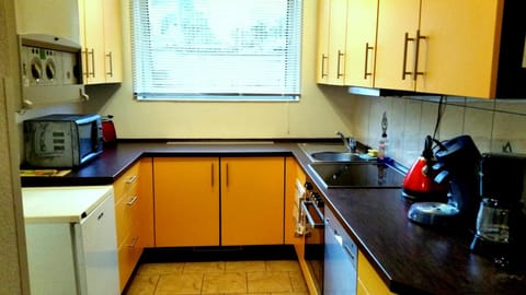 Kitchen or kitchenette, dishwasher, minibar, pet friendly, stove, toaster