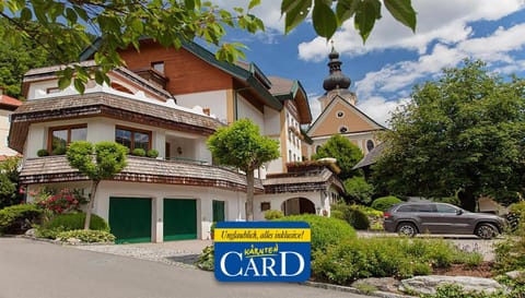 Property building, Facade/entrance, Summer, Mountain view, Parking