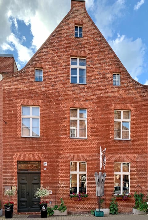 Property building, Facade/entrance