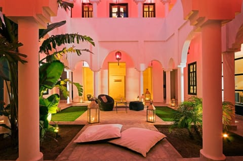 Patio, Facade/entrance