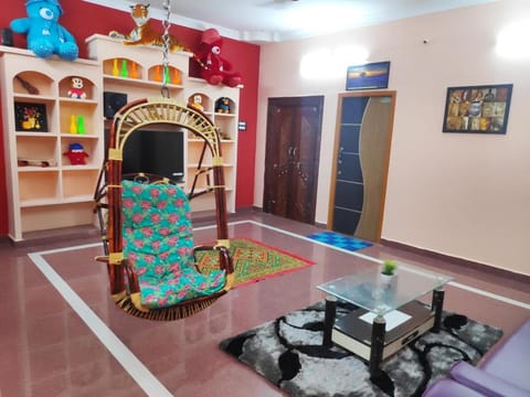 Communal lounge/ TV room, Family