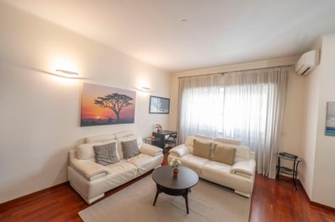 Living room, air conditioner