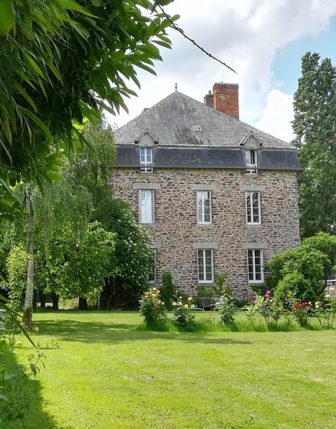 Le Presbytère de Saint Malon Bed and Breakfast in Brittany