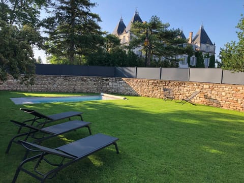 Property building, Garden, Swimming pool