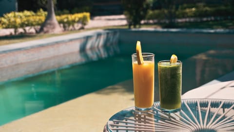 Swimming pool, Drinks