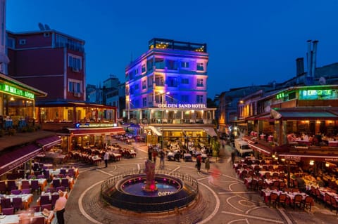 Restaurant/places to eat, Night, Evening entertainment, City view, Location
