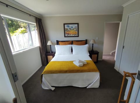 Castor Bay Homestay Bed and Breakfast in Auckland