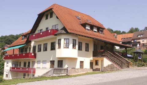 Property building, Restaurant/places to eat