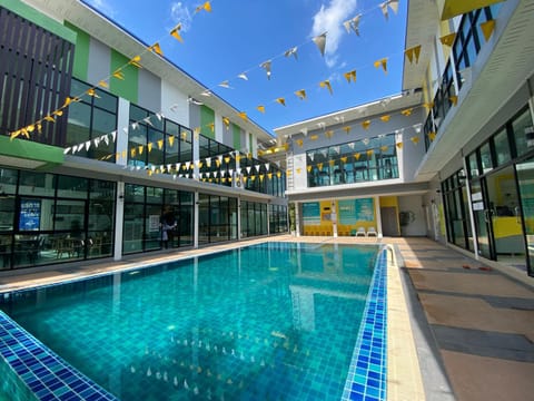 Swimming pool, Swimming pool