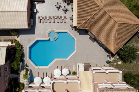 Property building, Day, Bird's eye view, Pool view, Swimming pool, sunbed