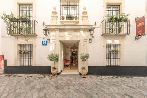 Property building, Facade/entrance