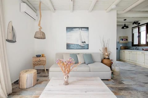 Living room, kitchen, air conditioner