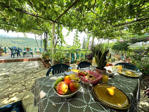 Natural landscape, Garden, Banquet/Function facilities, Dining area, Garden view