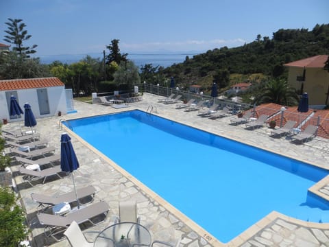Swimming pool, Swimming pool