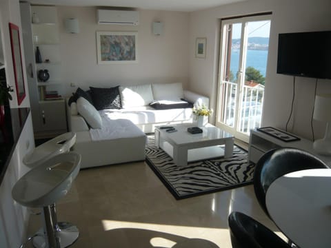 View (from property/room), Living room, Dining area