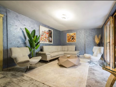 Villa Sun Castle Apartment in Muo