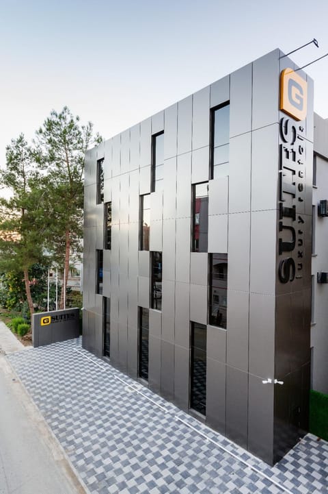 Property building, Facade/entrance