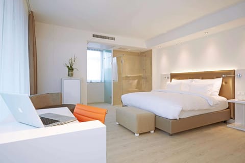 Summer, View (from property/room), Bedroom, On site, Seasons