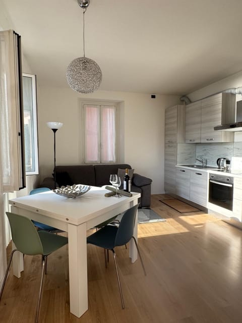 In centro Ca' Leandro Vista lago House in Lierna