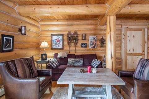 Elk Meadow Lodge: Luxury Log Home, Hot Tub House in Keystone