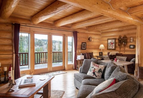 Elk Meadow Lodge: Luxury Log Home, Hot Tub House in Keystone