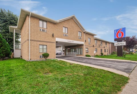 Property building, Facade/entrance, Day, Property logo or sign, On site, Time of day