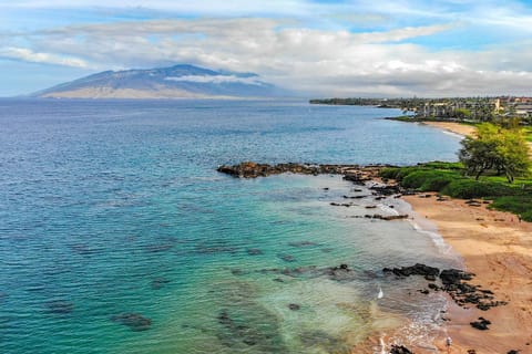 Haleakala Shores A-301, Panoramic Views, Split AC House in Kamaole