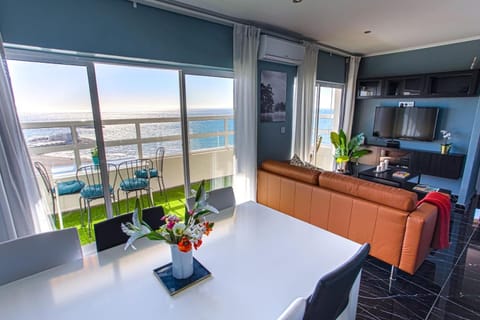 TV and multimedia, Balcony/Terrace, Living room, Dining area