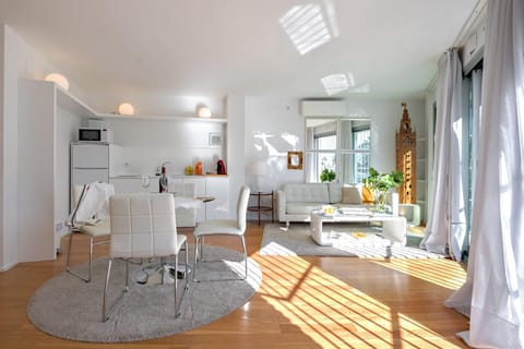 Living room, Dining area