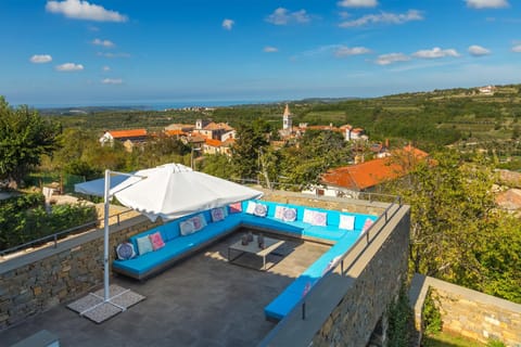 Balcony/Terrace, Pool view, Sea view, Location, Sunrise, Sunset