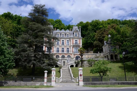Facade/entrance, Garden