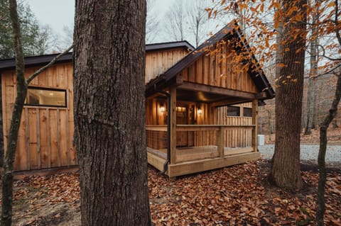 Property building, Natural landscape, Hot Tub, Balcony/Terrace, Balcony/Terrace, Hiking, Hiking