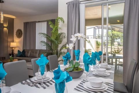 Luxurious 4Bd Home w/ Pool 4983 House in Kissimmee