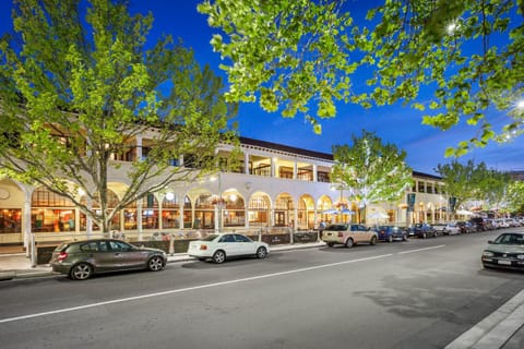 Property building, Facade/entrance, Night, Neighbourhood, City view, Street view, Location