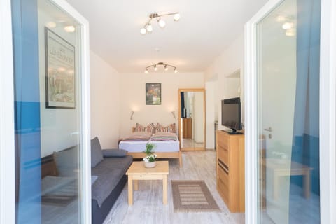 Living room, Photo of the whole room