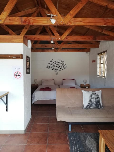Photo of the whole room, Seating area