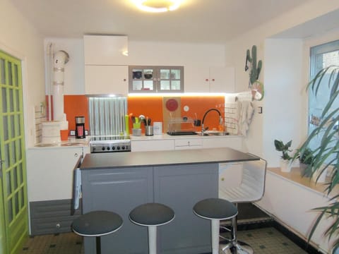 Property building, Kitchen or kitchenette