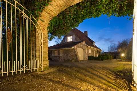 Holiday Home 'T Wildenburgs Klaverhuys Villa in Flanders