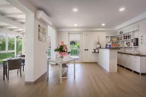 Le Betulle Bed and Breakfast in Colà