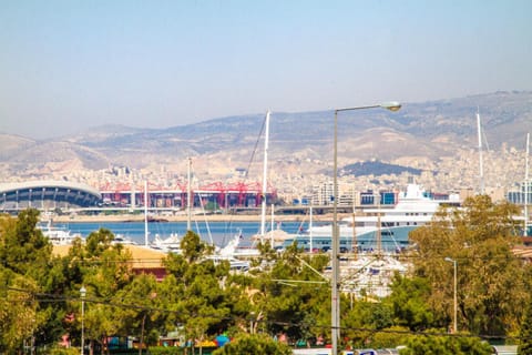 Athens luxurious apartment - sea view! Apartment in Piraeus Regional Unit, Greece