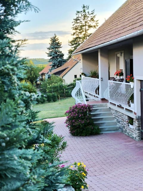 Property building, Day, Garden, View (from property/room), Balcony/Terrace, Garden view