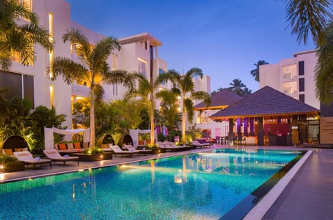 Swimming pool