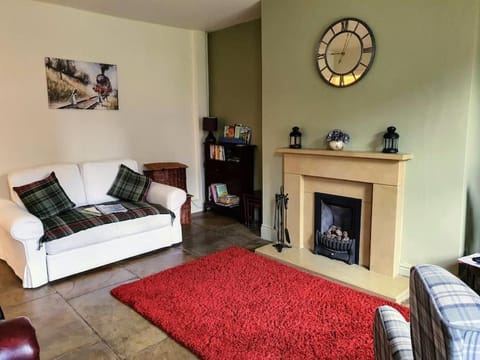 Bronte Railway Cottage at Haworth Apartment in England