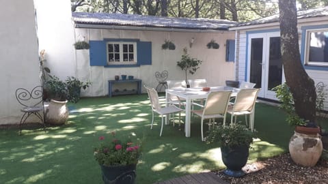 Garden, Dining area, Garden view
